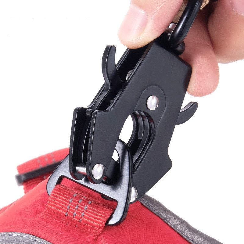 Brighty FrogLock close-up of aluminum frog buckle clasp – quick-release leash attachment for dog collar or harness
